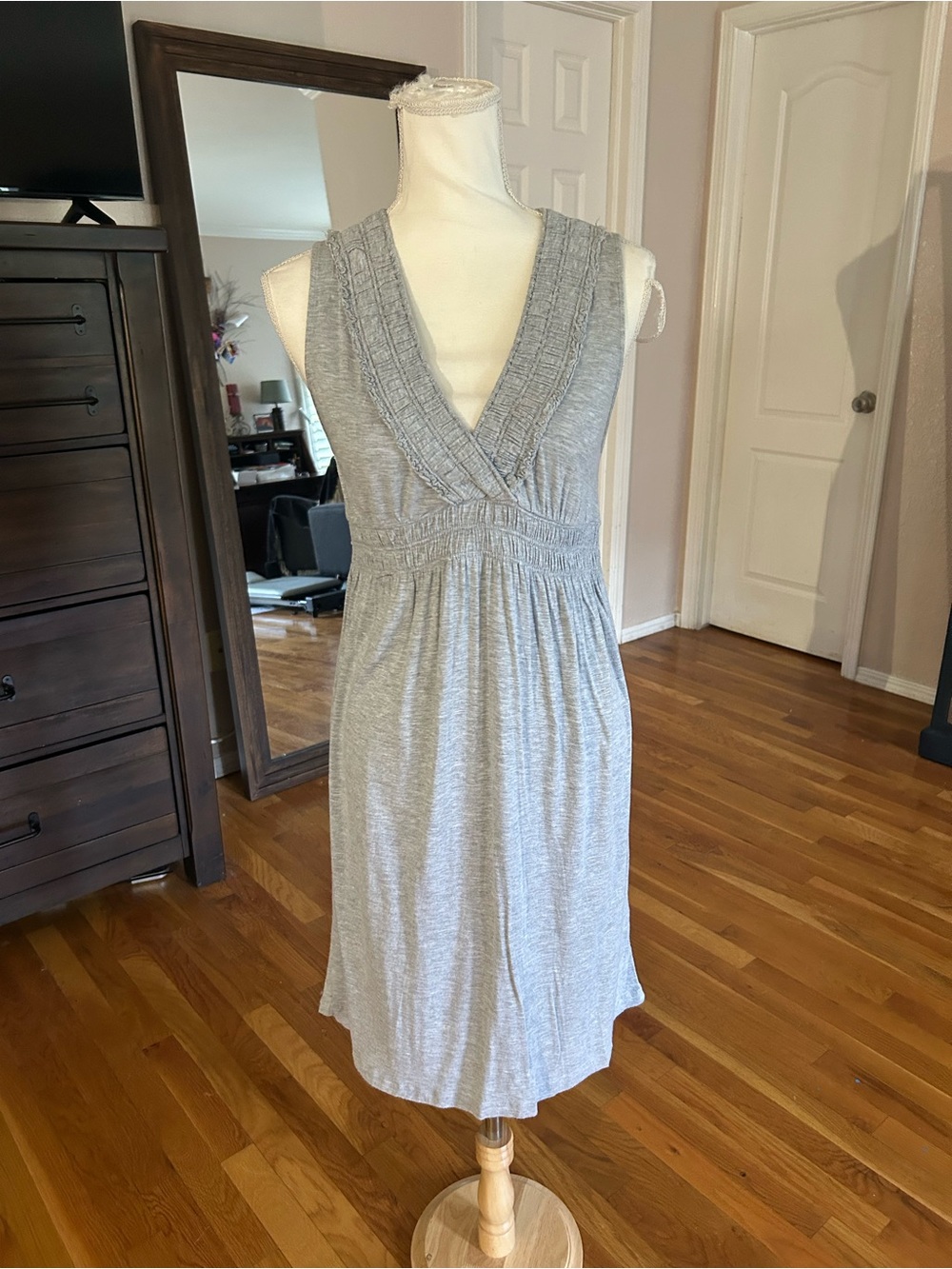 J Crew Grey V Neck Jersey Knee Length Dress Sz Small